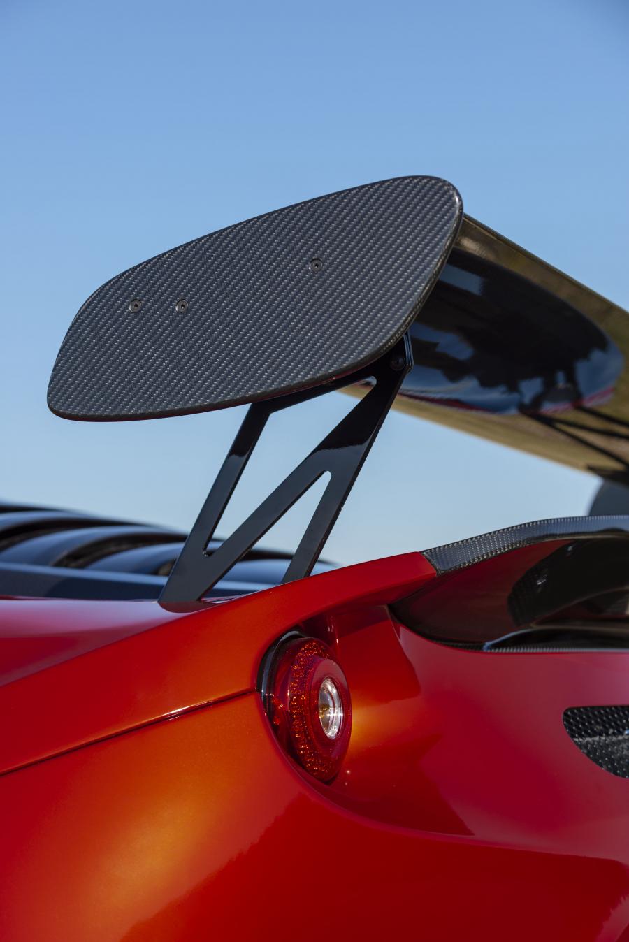 Детали экстерьера Lotus Evora GT4 Concept 2019 года  (фото 18 из 30)